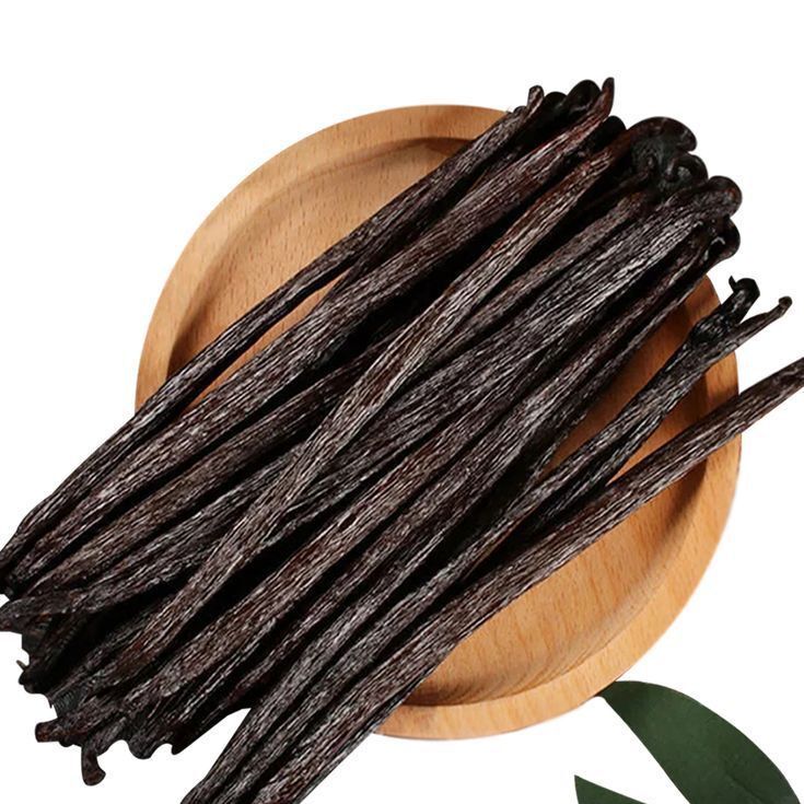 vanili Planifolia. Biji vanili ini berasal dari buah varietas angg yang disebut Vanilla Planifolia. Tipikal polongnya lebih panjang, memiliki aroma manis yang kuat, polongnya bulat, dan panjangnya bisa berkisar antara 10 hingga 21 cm, rata-rata polong Planifolia sekitar 15-21 cm. Berisi kandungan: kadar air 28-33% kadar vanillin 2% keatas tidak terbelah dan tidak berjamur warna hitam berminyak ukuran 10 cm - 21 cm ke atas (6-8 inci) ukuran lain bisa dipesan Stok tersedia: Telah di sortir per grade dengan ukuran per centimeter